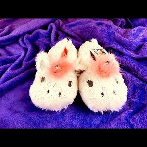Little Girl Sparkling unicorn Muk Luks slippers